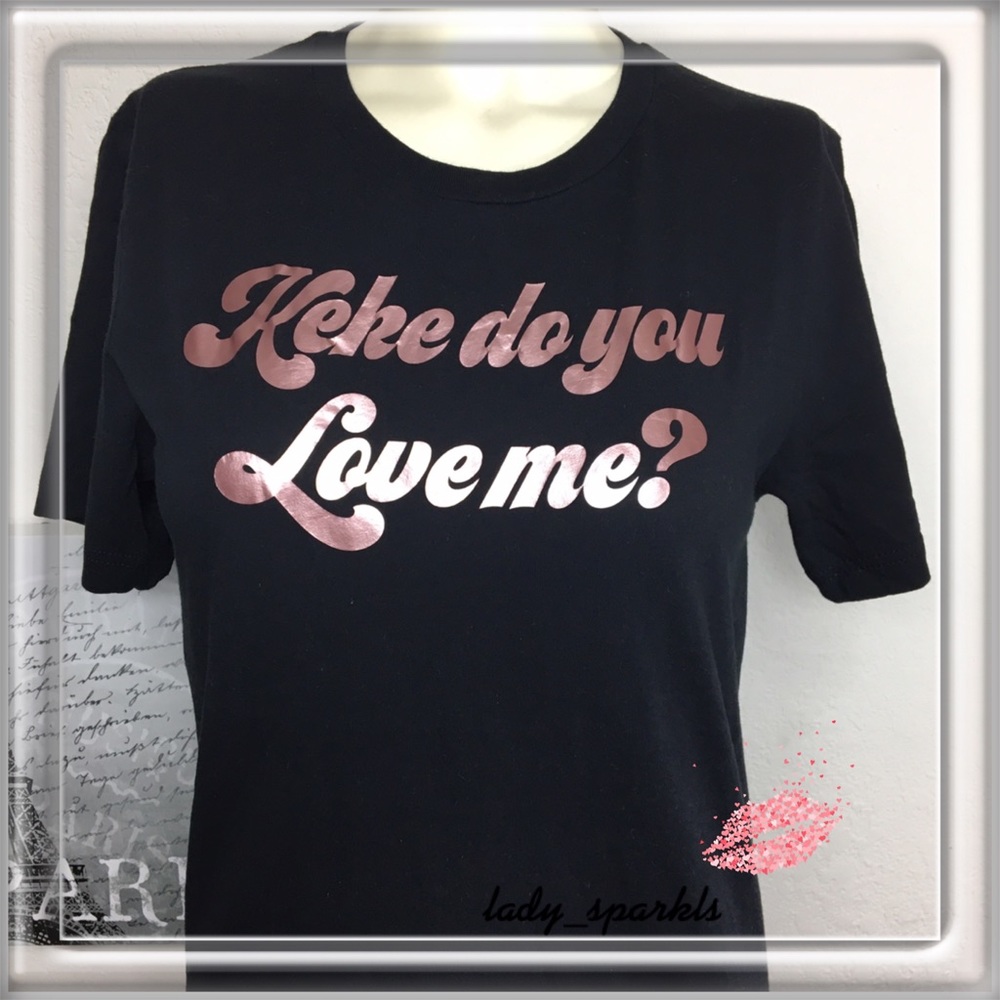 Graphic Tee Size small, black.